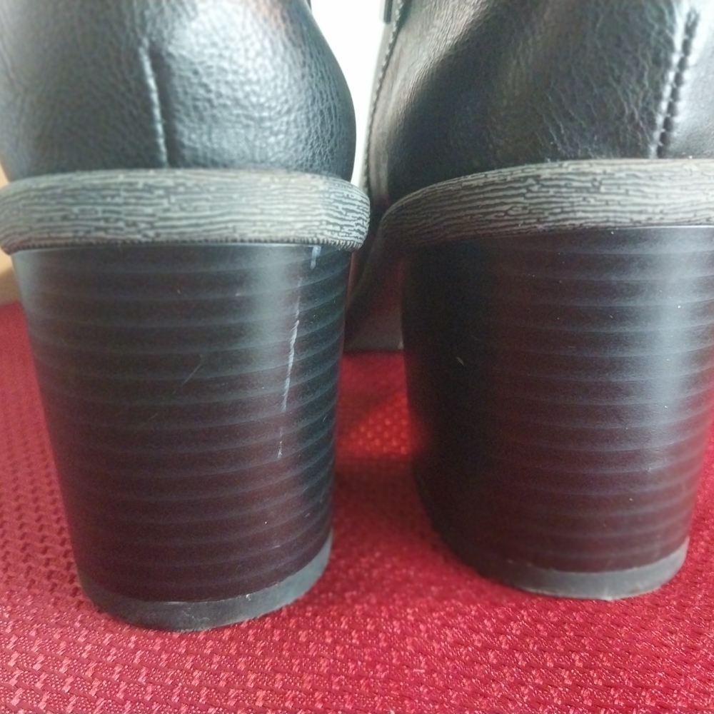 Gianni Bini Womem's 8.5 M Black Ankle Boots with Stacked Heel Black Leather - Picture 4 of 9